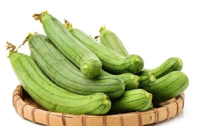 丝瓜：减肥界的“瘦神”食材，低卡又美味！