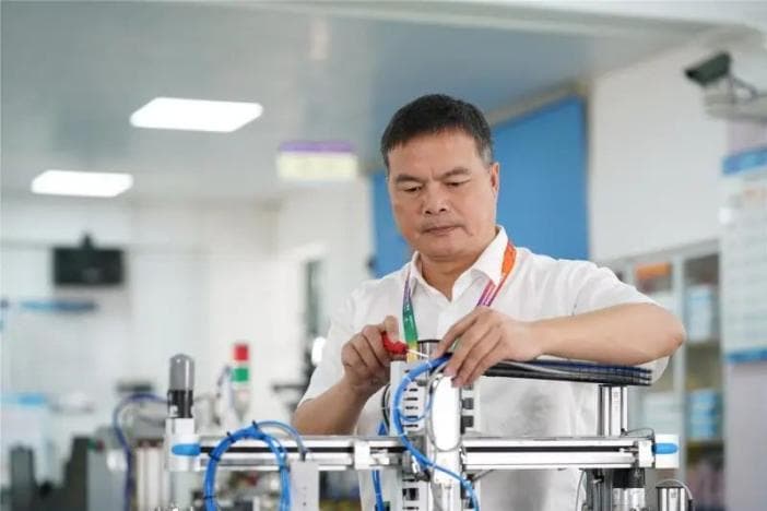 今天，柳州工匠日 I 向这20人，致敬！