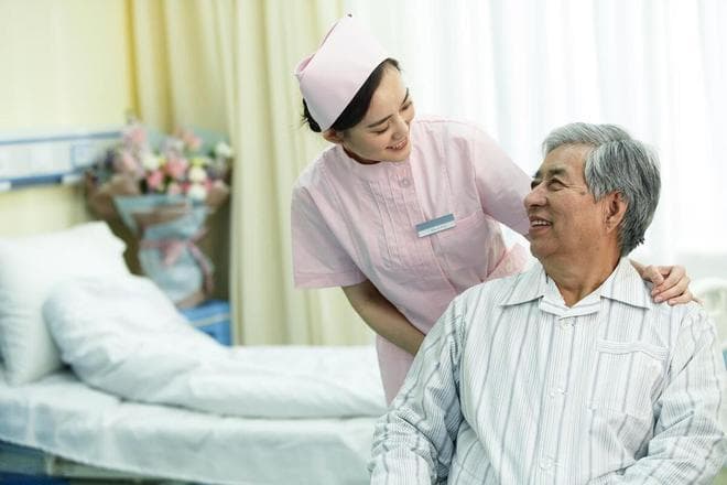 父母有退休金，子女到底有多轻松、多幸福，简直颠覆你的认知