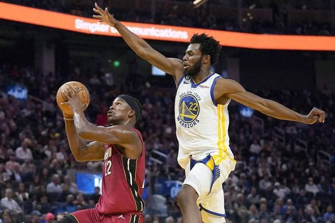 117-109！这就是巴特勒和威金斯的区别，外界错看了勇士的大交易