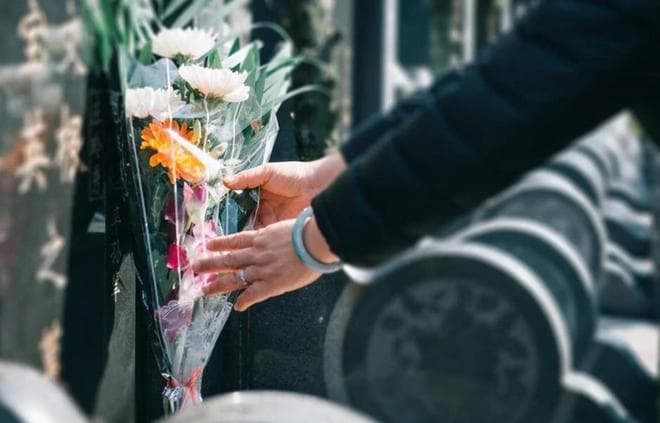 第一年祭奠：中国人如何通过六个重要祭日缅怀逝者