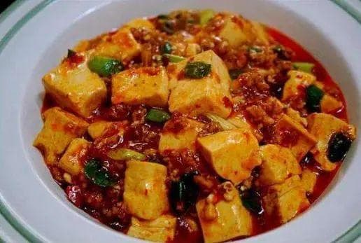 麻婆豆腐最忌直接下锅炒，教你正确做法，色泽红亮，豆腐嫩滑不碎