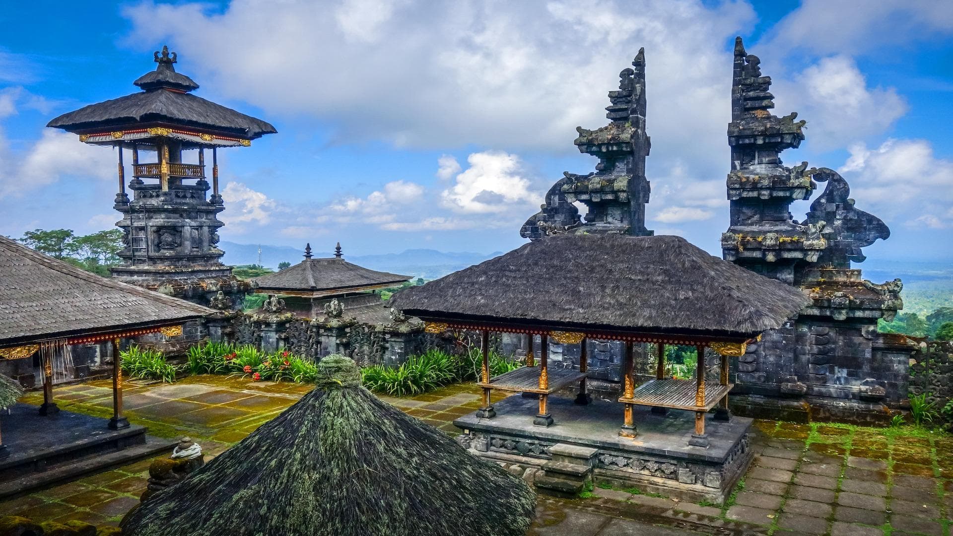 探索巴厘岛的精神之心：贝沙基寺综合旅游指南