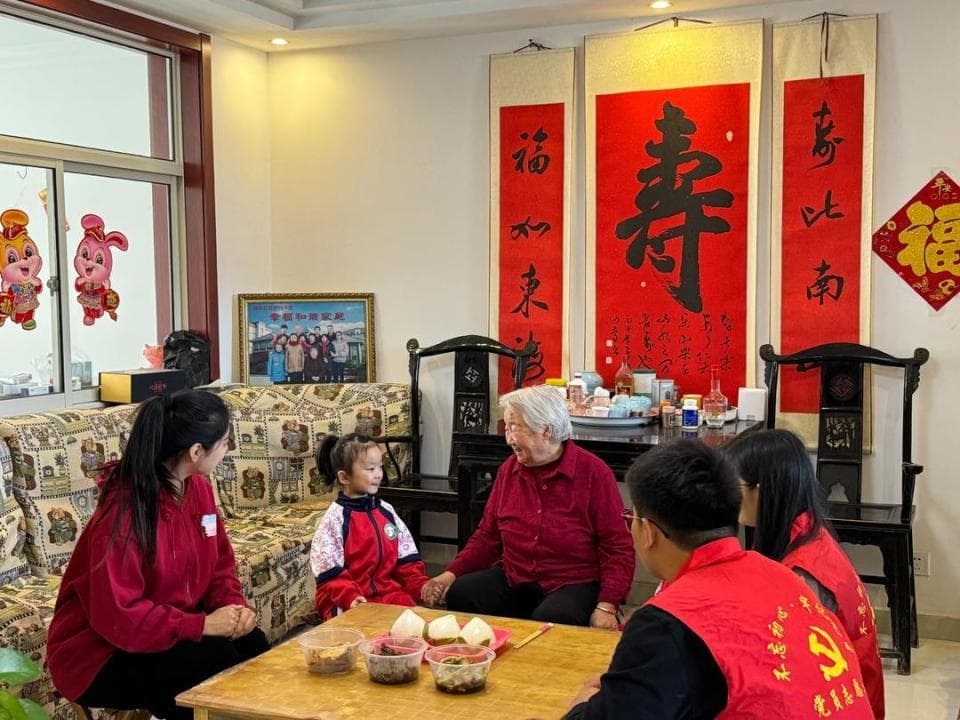 新泰社区工作者：走百家门解百家忧，用心用情服务群众