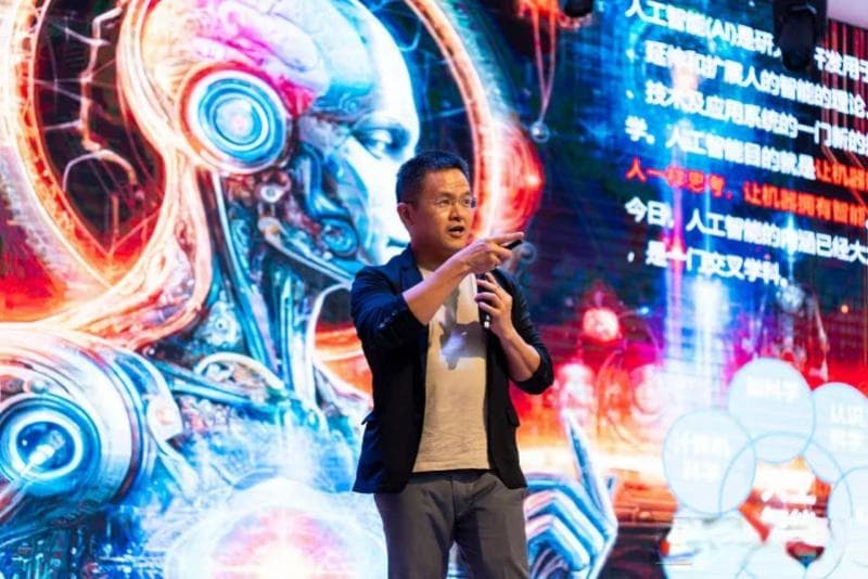 深圳政协委员黄鼎隆：推广“超级教师”，AI赋能教学全过程