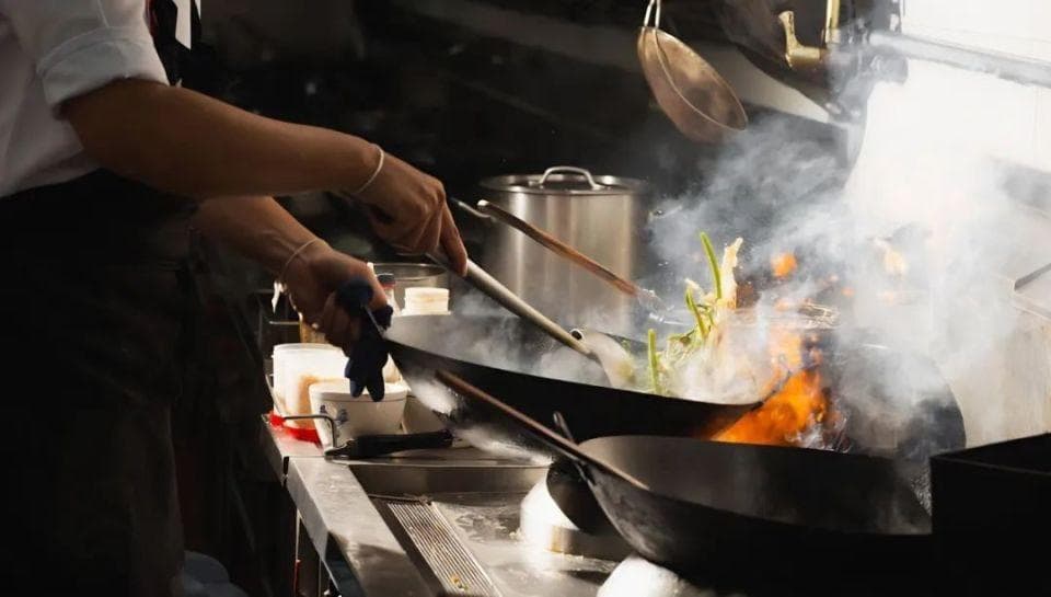 厨房“油烟”3天就伤肺，做饭时该怎么办？