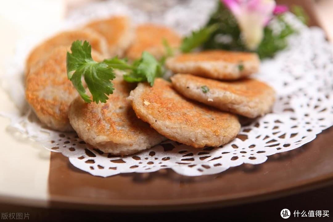 探秘江南小吃：独特的上美藕饼制作工艺与风味