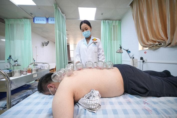 腰酸背痛？来拔个火罐吧！
