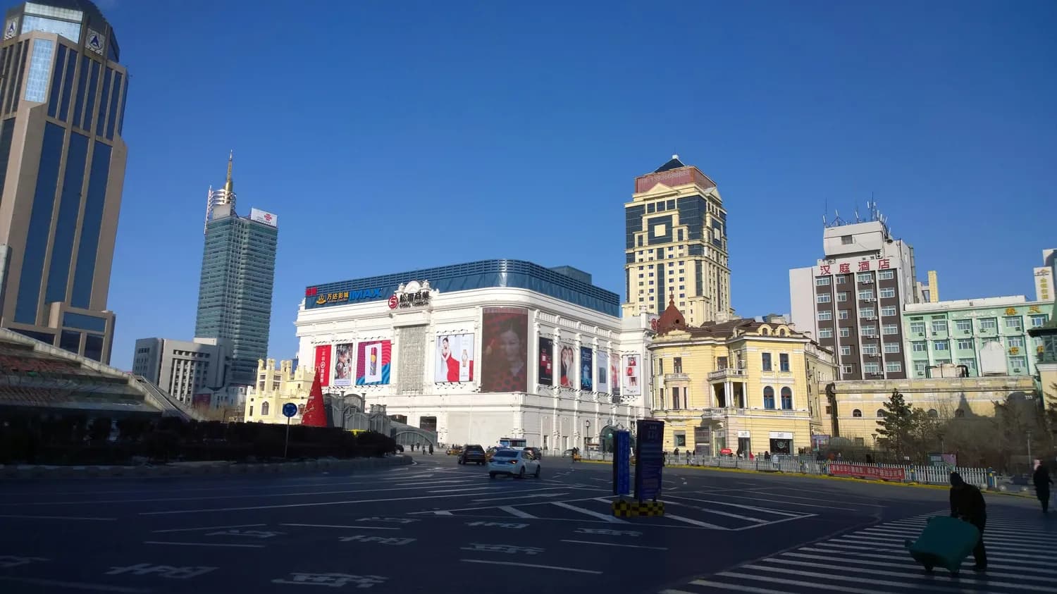 大连中山广场：十座建筑里的百年沧桑