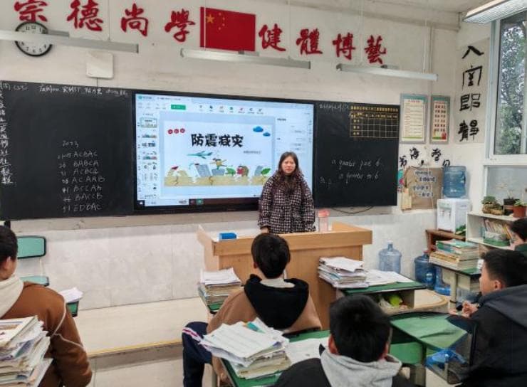 居安思危强意识，宜宾翠屏象鼻中心校开展防震减灾演练活动