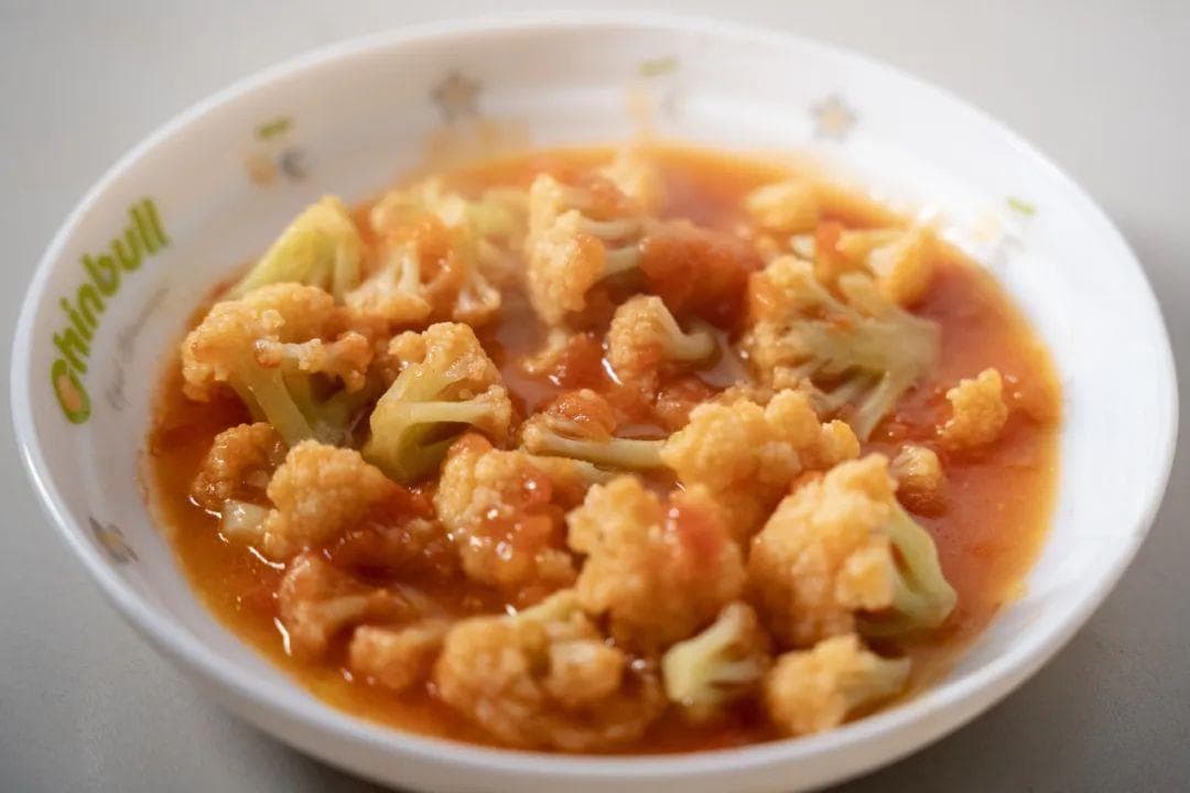 这道开胃下饭的国宴菜，真的有“花头”