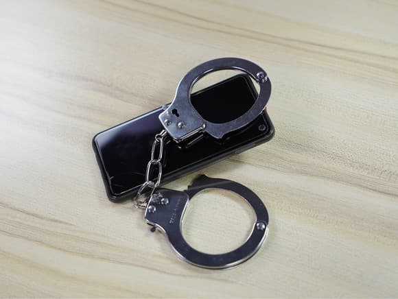 有聊天记录和转账记录可以报警吗