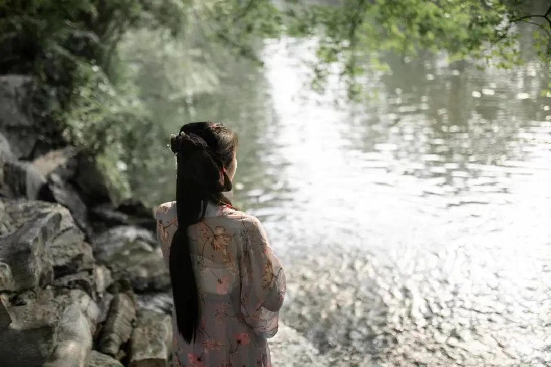 《红楼梦》薛宝钗：最高级的智慧，不干己事莫开口