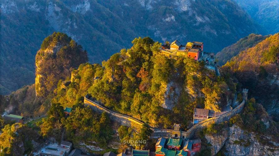 天下第一仙山：武当山旅游全攻略，解锁道教名山的隐逸与壮美