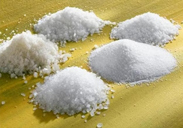 医生提醒：食用盐选择海盐还是精盐，了解真相获益早！
