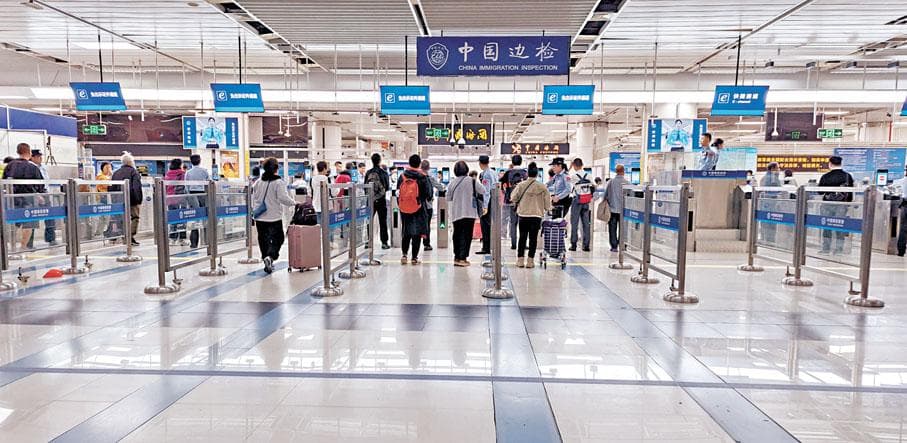记者实测 | 首次刷脸过关十几秒 回程无需点选更快捷