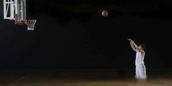 NBA标准投篮动作10大要点（辅助手动作）
