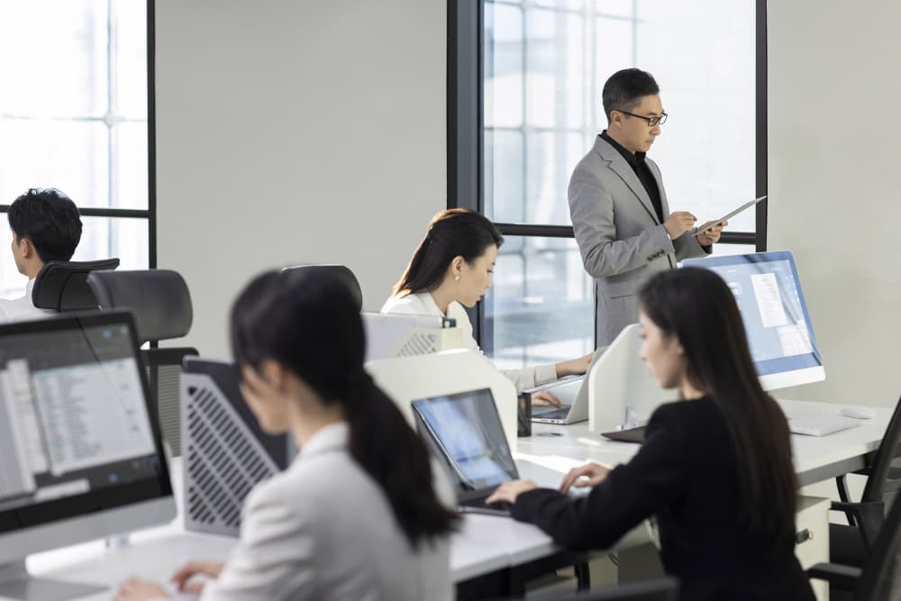 禁用手机、没有午休，这个班真的非上不可吗？