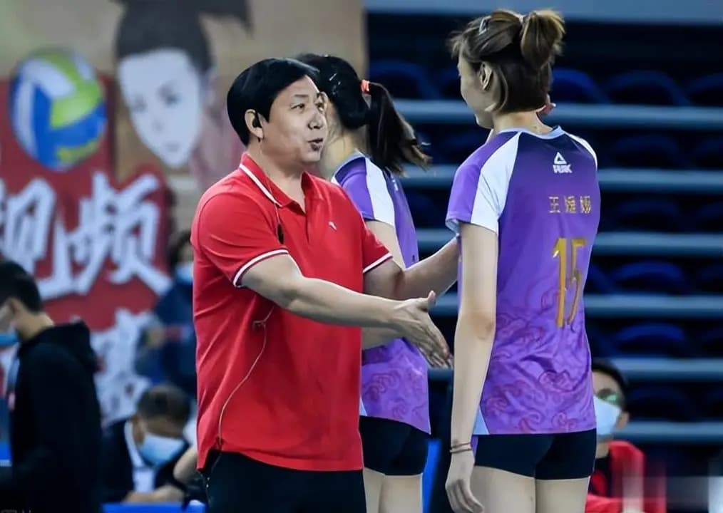 王宝泉新角色曝光，李盈莹力挺传递女排精神！