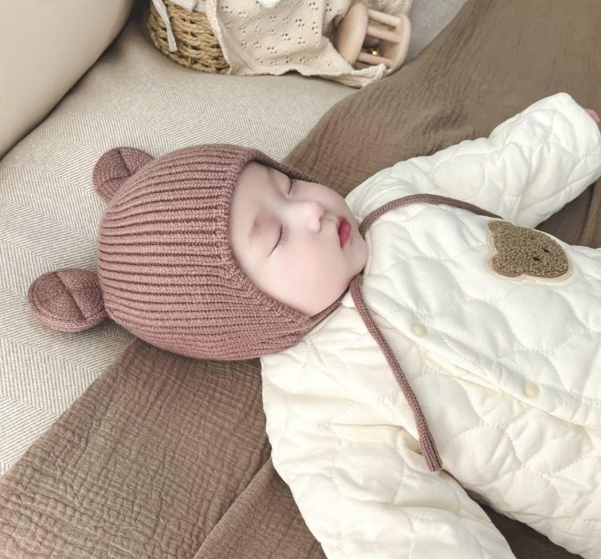 不同月龄的宝宝一天的睡眠时间多少才正常？