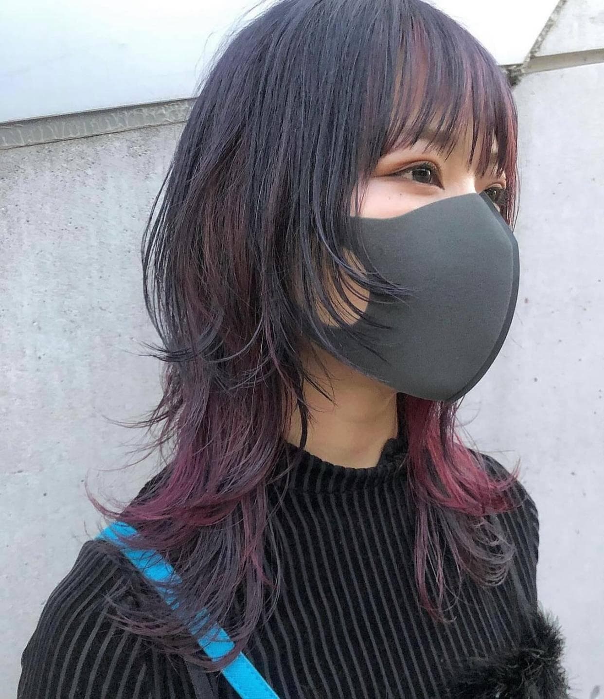 过肩发型与狼尾发：展现个性与回头率的时尚选择