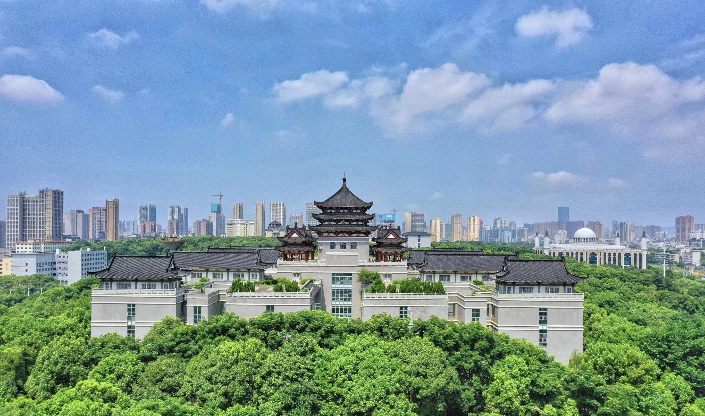 高考300分-400分，最适合报考的4所大学，就业率堪比211