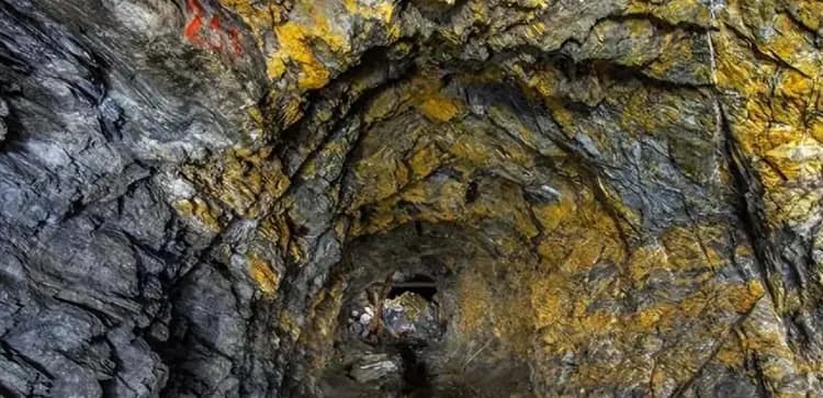 世界上黄金最多的金矿，矿藏量高达4500吨，为何70年都没人去挖？