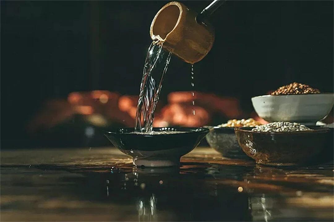 酒量的秘密：喝酒脸红与喝酒脸白，谁更胜一筹？