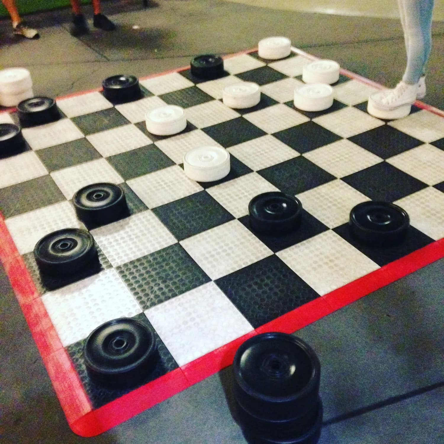《飞行棋大作战联机版》：重燃儿时友谊，再战棋盘巅峰