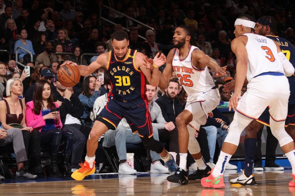 NBA常规赛：库里28+9+7勇士逆转尼克斯 纽约双核空砍54分