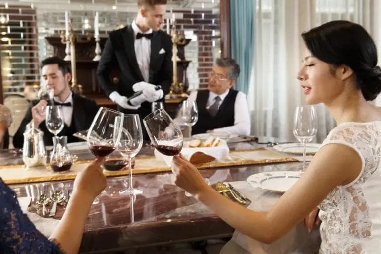 礼仪文化中的葡萄酒：品味的象征