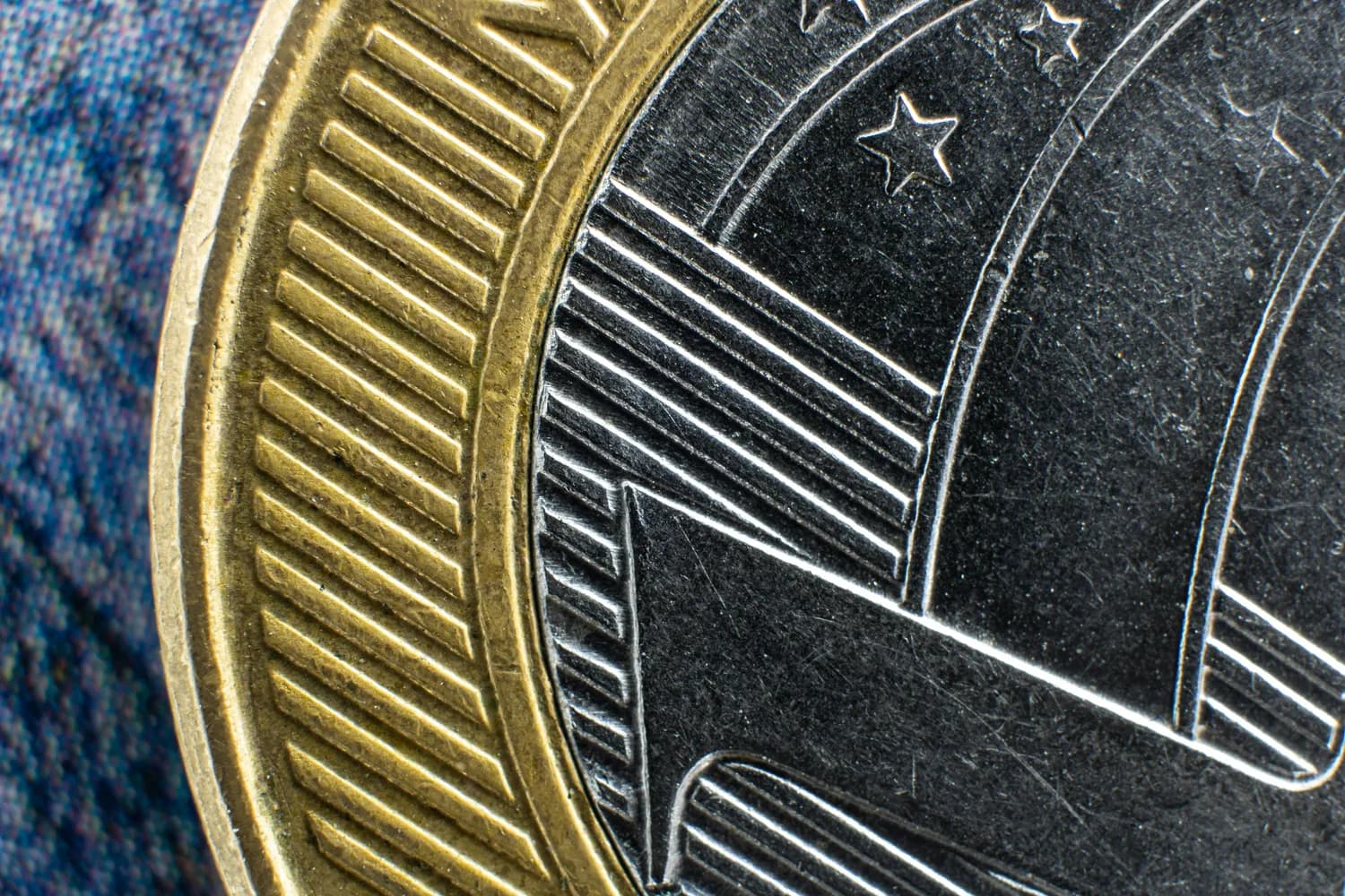 24国债24发行量创新高，折射出怎样的市场信号？