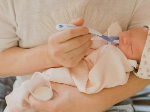生小孩十二天的风俗讲究一览，娘家来人送什么看完就知道