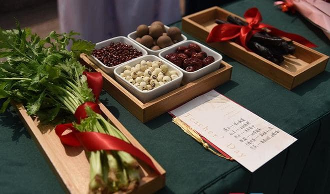 毕业谢师的“五花肉”，有个啥讲头？