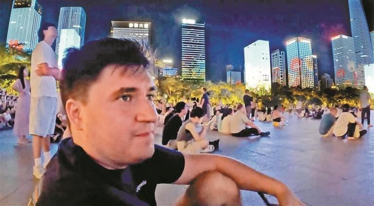 深圳持续火爆 外国游客纷纷上网晒旅游攻略 老外满世界为深圳引流