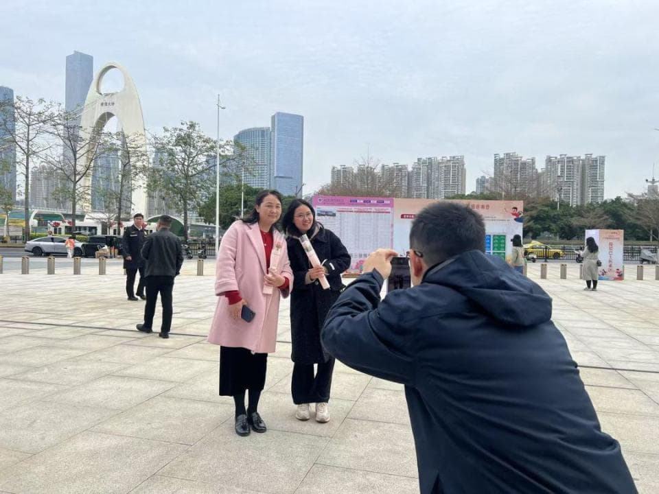 火爆！2025年广州春季高招咨询会举行，60多所院校参展，逾万人次到场咨询