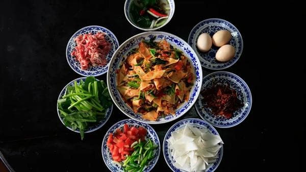 腾冲“大救驾”：永历皇帝御赐名的特色美食