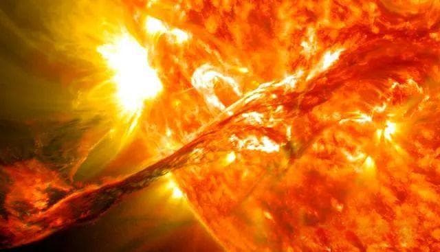 太阳“燃烧”50亿年都没熄灭？科学家推翻燃烧说，真实原理曝光