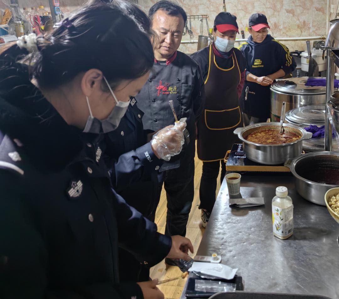 青海天峻：开展餐饮业非法添加罂粟壳专项检查
