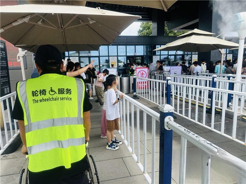 兵马俑景区轮椅服务引争议：260元可走残疾人通道