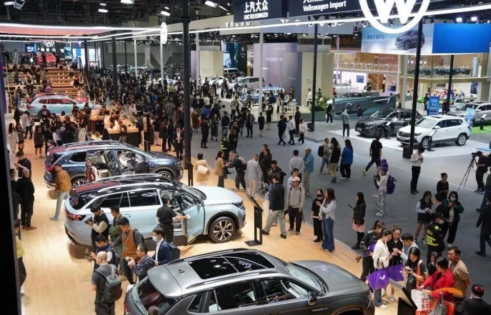 4000家4S店退网倒闭，为啥很多车主都说活该？以前“作恶”太多了