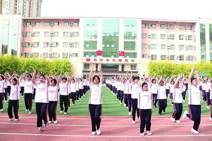 多彩大课间 孩子动起来 ｜我国中小学大课间体育活动“微改革”掠影