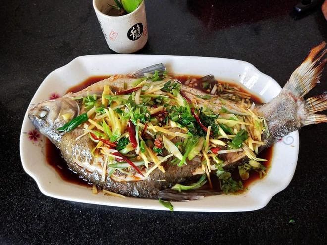 清蒸武昌鱼：湖北的味觉盛宴