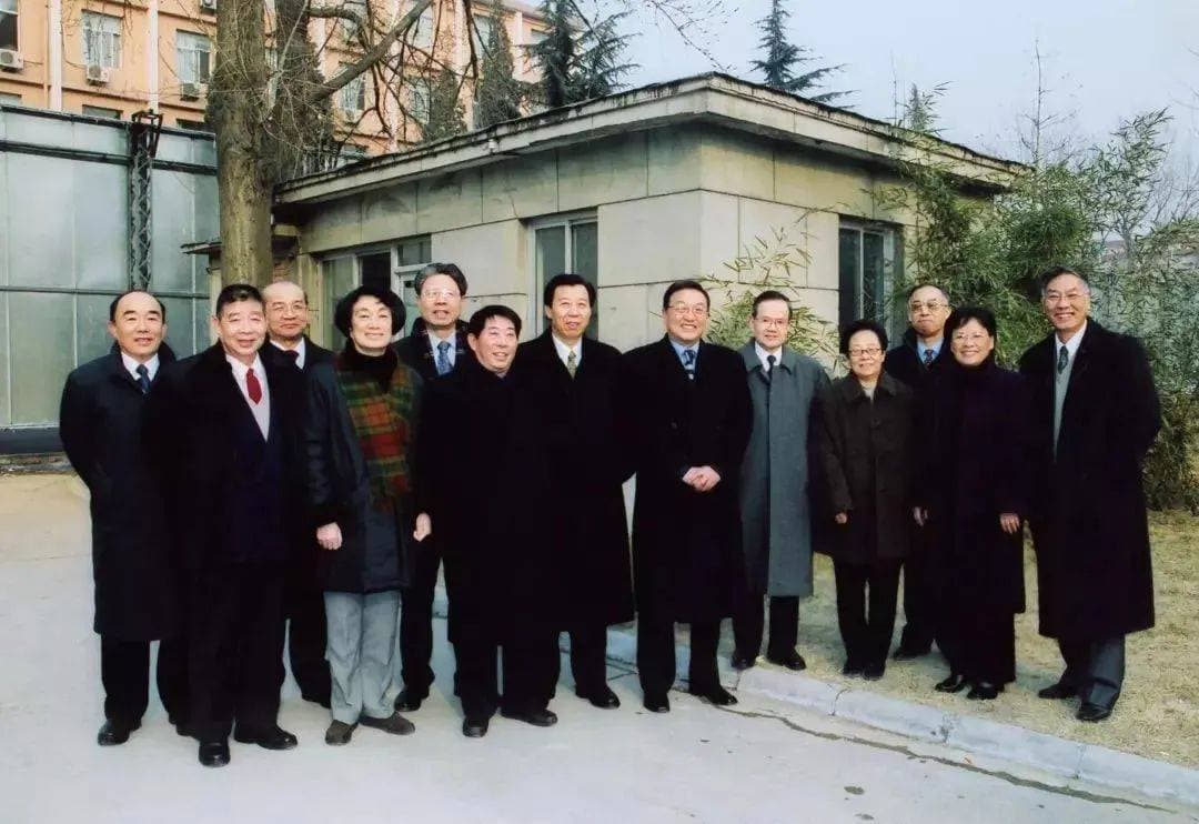柳传志与联想：从代理起步，如何一步步走向全球科技巨头之路？