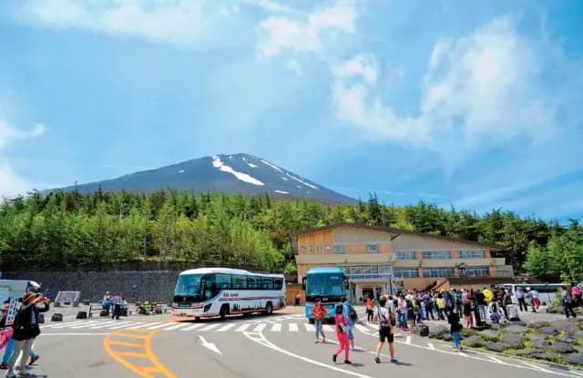富士山五合目：日本必去的绝美景点，交通、景点、餐饮全攻略