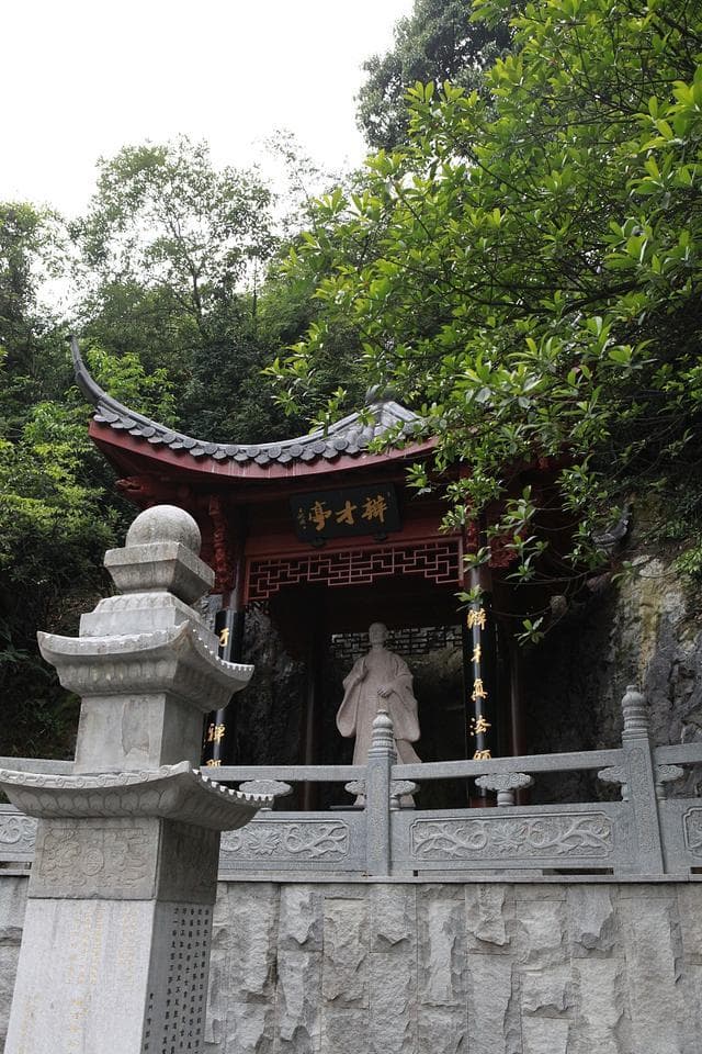 白兆山李白文化风景区：探寻诗仙故里的入冬美食之旅