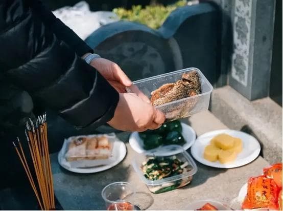 俗语：“七十不上坟，八十不扫墓”，关于清明禁忌，你知道哪些？