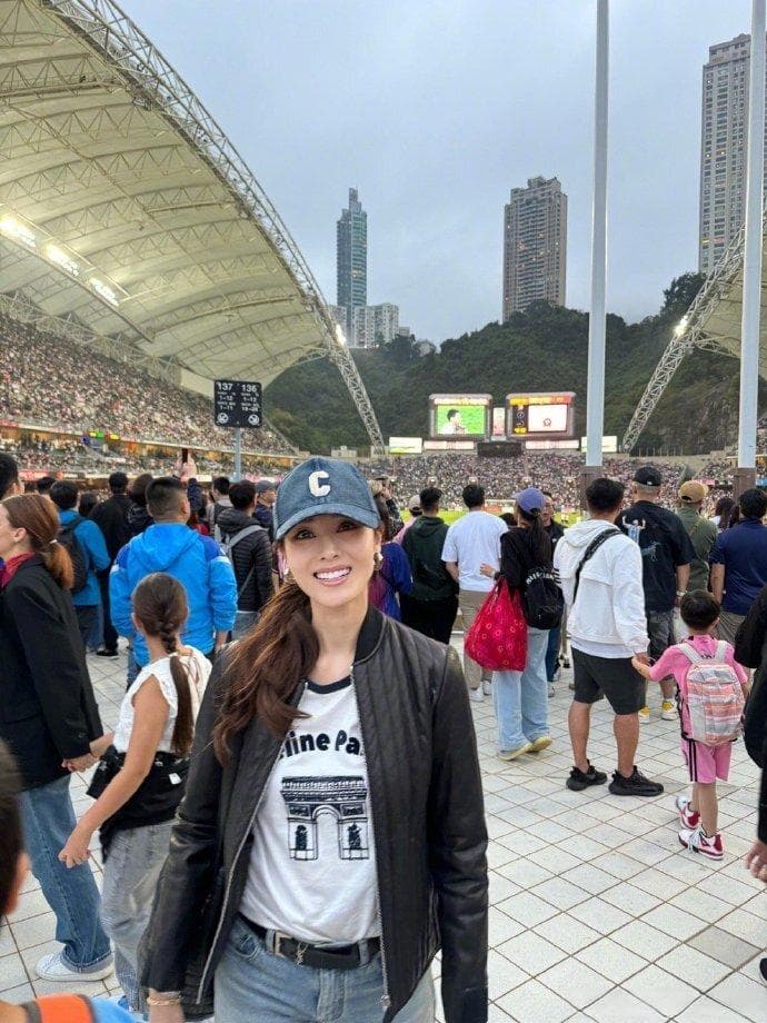 梅西伤缺遗憾退赛，李嘉欣潮牌装扮观赛成亮点