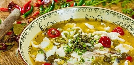 川菜经典酸菜鱼：四道关键食材决定正宗风味