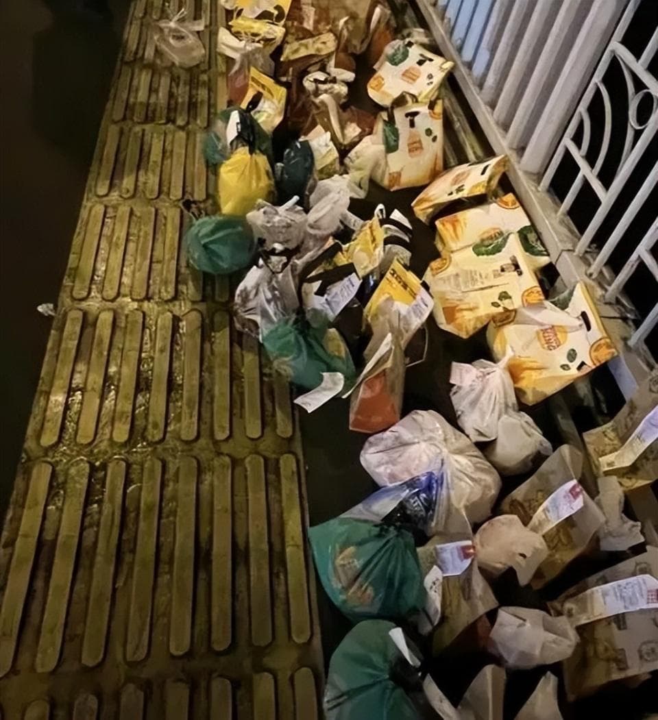 游戏代练 2 年赚 51 万，胖猫在拿命赚钱？